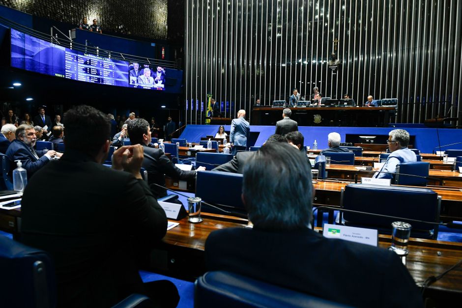 Senadores buscam acordo para aprovar regulamentação da tributária ainda neste ano