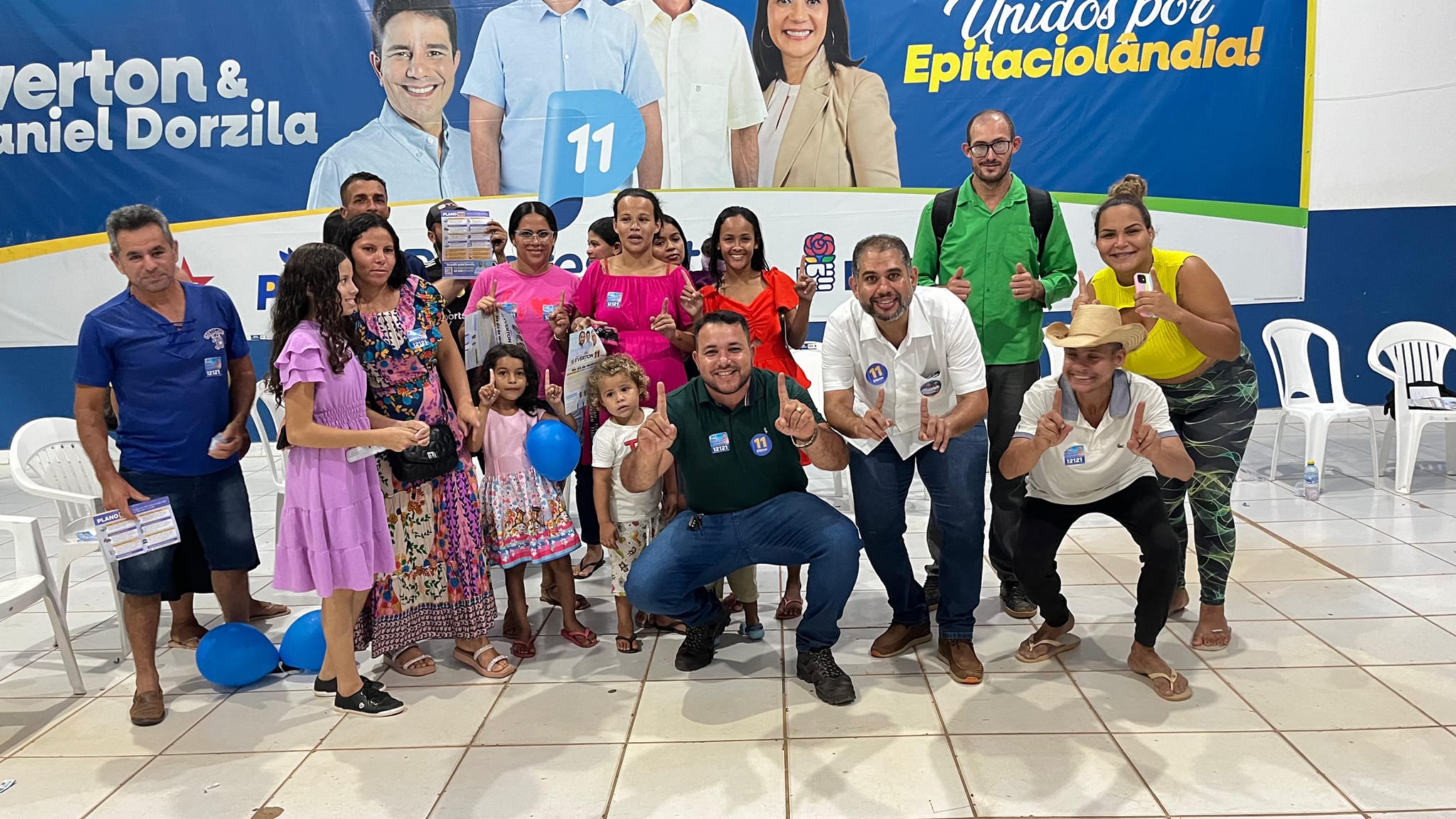 ÓTIMA! OPÇÃO PARA VOTAR NESTA ELEIÇÃO Para VEREADOR Galvão 12121 – Prefeito 11 EVERTON SOARES – ESTE É DAQUI!