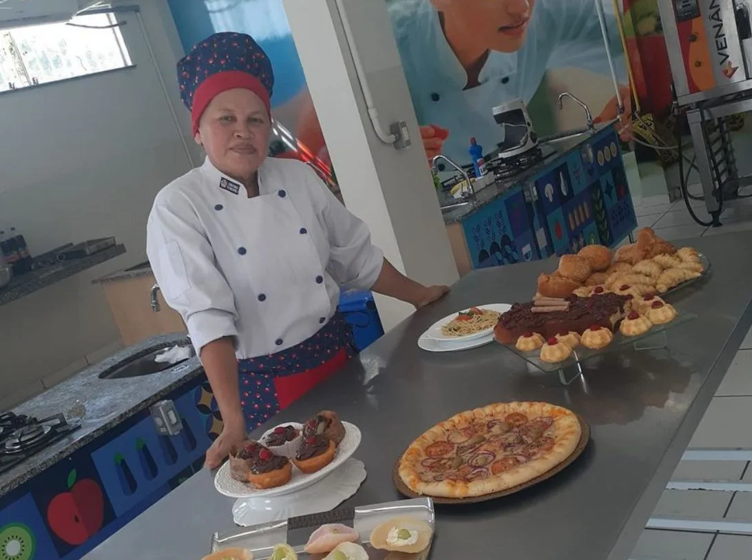 Chefe de cozinha promove oficinas culinárias para festas de fim de ano