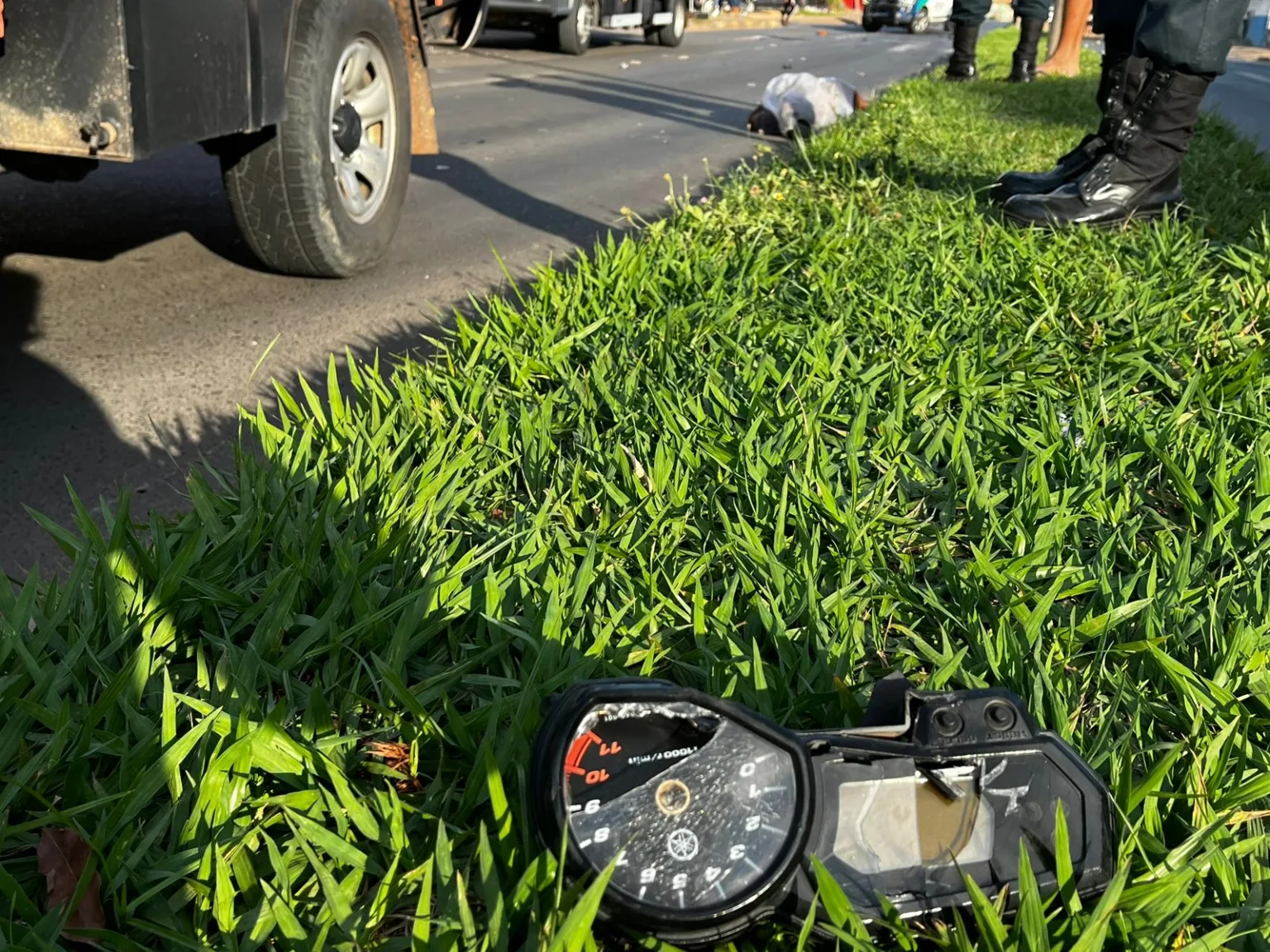 Ciclista morre após ser atropelado por motociclista bêbado; veja vídeo