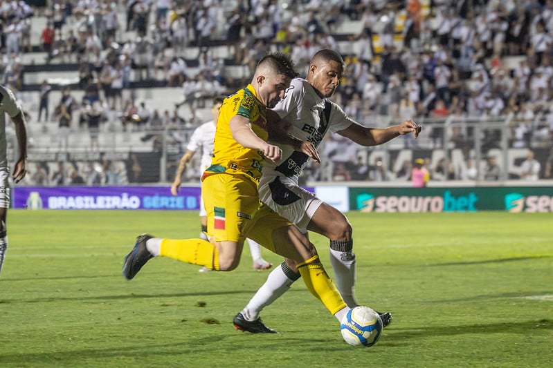 Derrota do Santos decreta rebaixamento da Ponte Preta e do Ituano para Série C