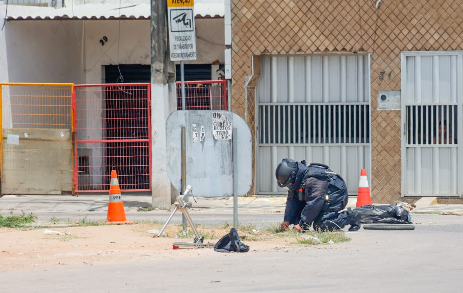 Esquadrão Antibombas detona artefato nas Rocas