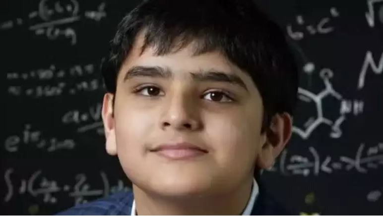 Estudante de 10 anos entra em comunidade seleta de ‘gênios’ após superar QI de Einstein e Hawking