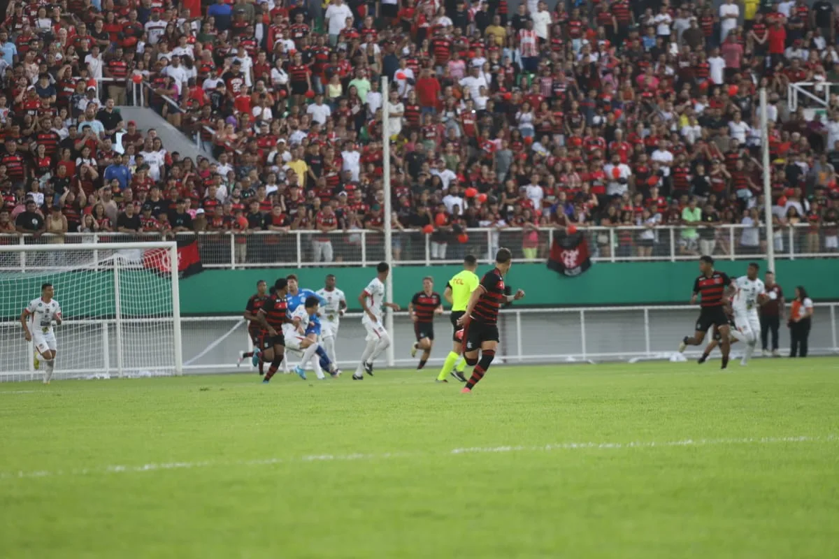 Flamengo ganha por 2×1 do Santa Cruz; VEJA FOTOS