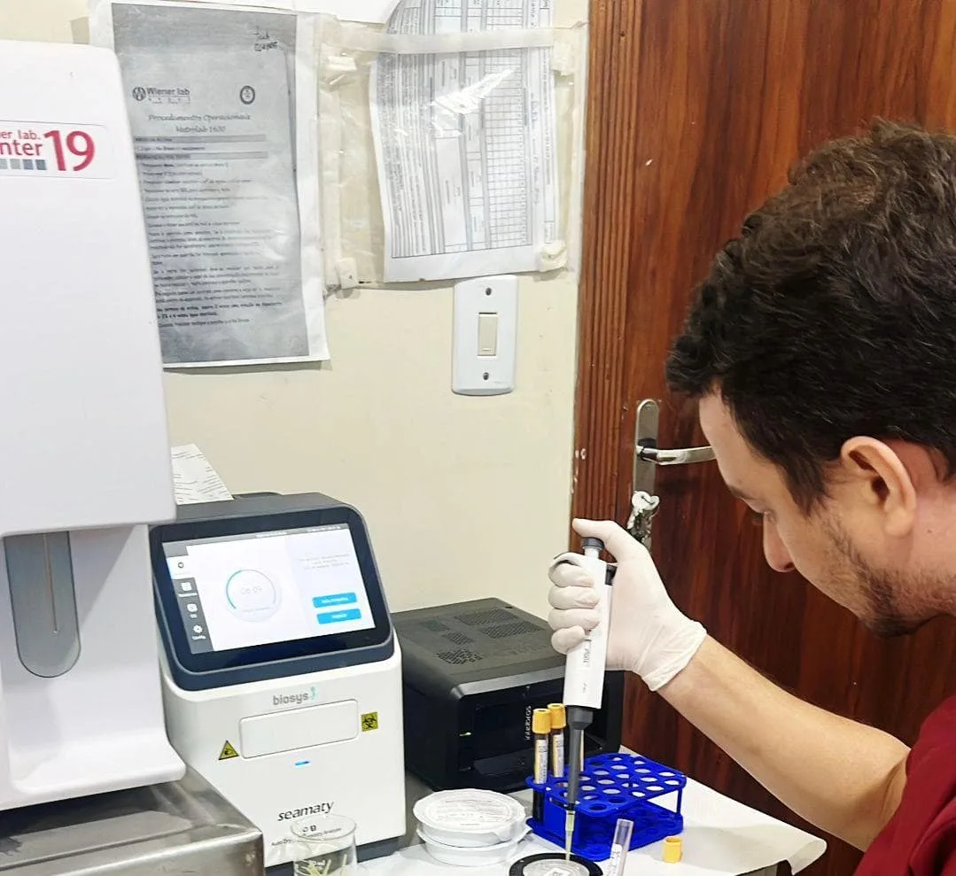 Governo amplia capacidade de exames laboratoriais em Santa Rosa do Purus com novo equipamento