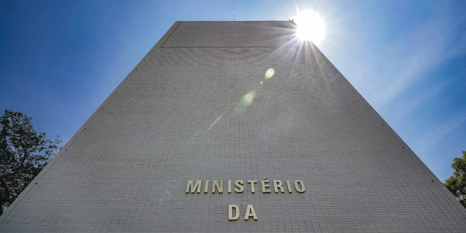 Pacote de corte de gastos será apresentado a ministérios nesta terça