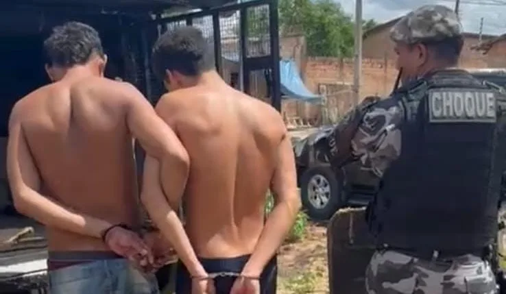 Polícia recupera moto roubada e dupla é presa no Senador Hélio Campos