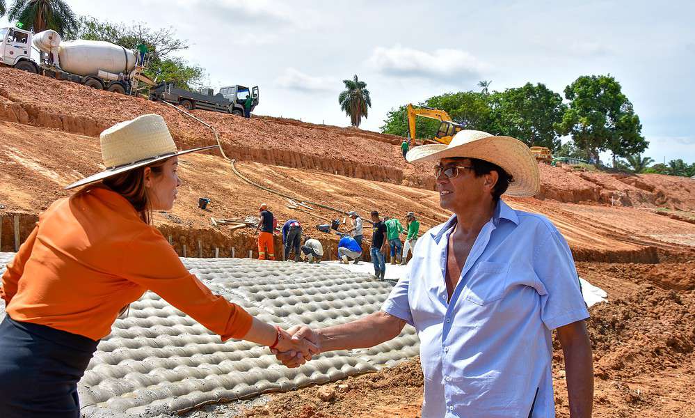 Prefeita Fernanda Hassem vistoria serviços avançados da Orla do Rio Acre em Brasiléia