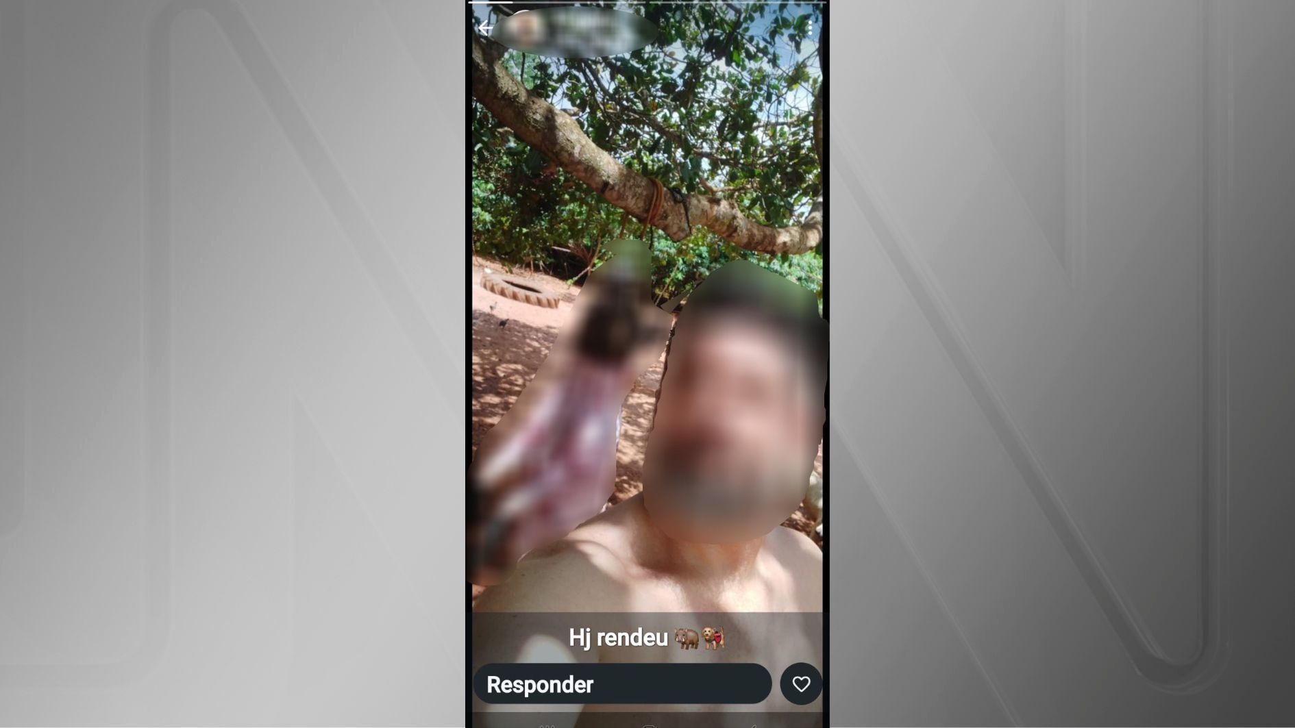 Servidor de departamento de defesa animal é exonerado após foto com javali morto