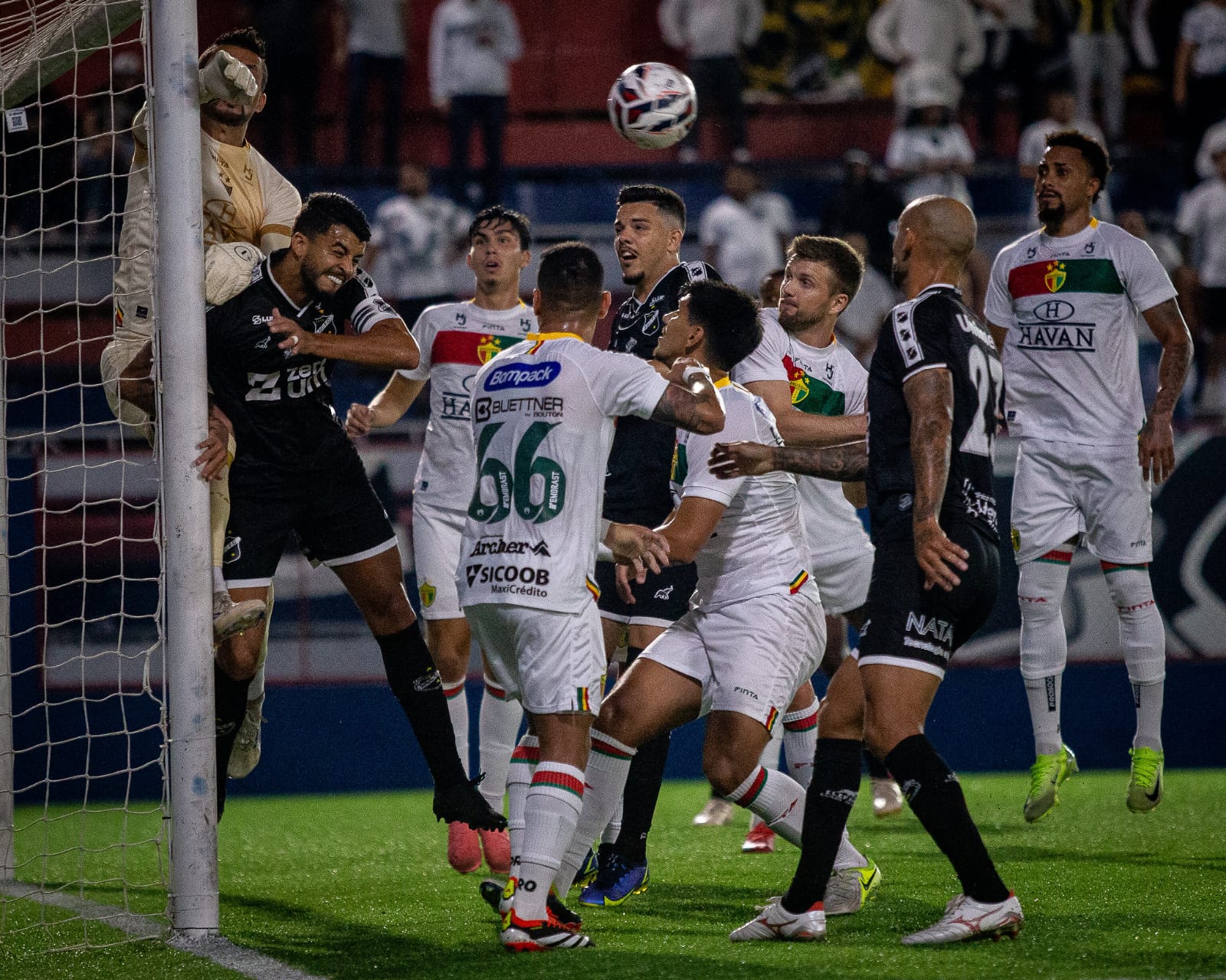 ABC derrota o Brusque-SC e vence a primeira na série C