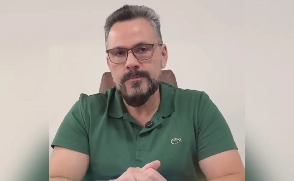 Alan Rick crítica CRM-AC por impedir estágios de estudantes formados no exterior
