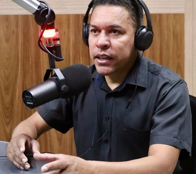 Prefeito Jerry Correia celebra 49 anos de Assis Brasil destacando avanços em entrevista no programa Acre em Notícia