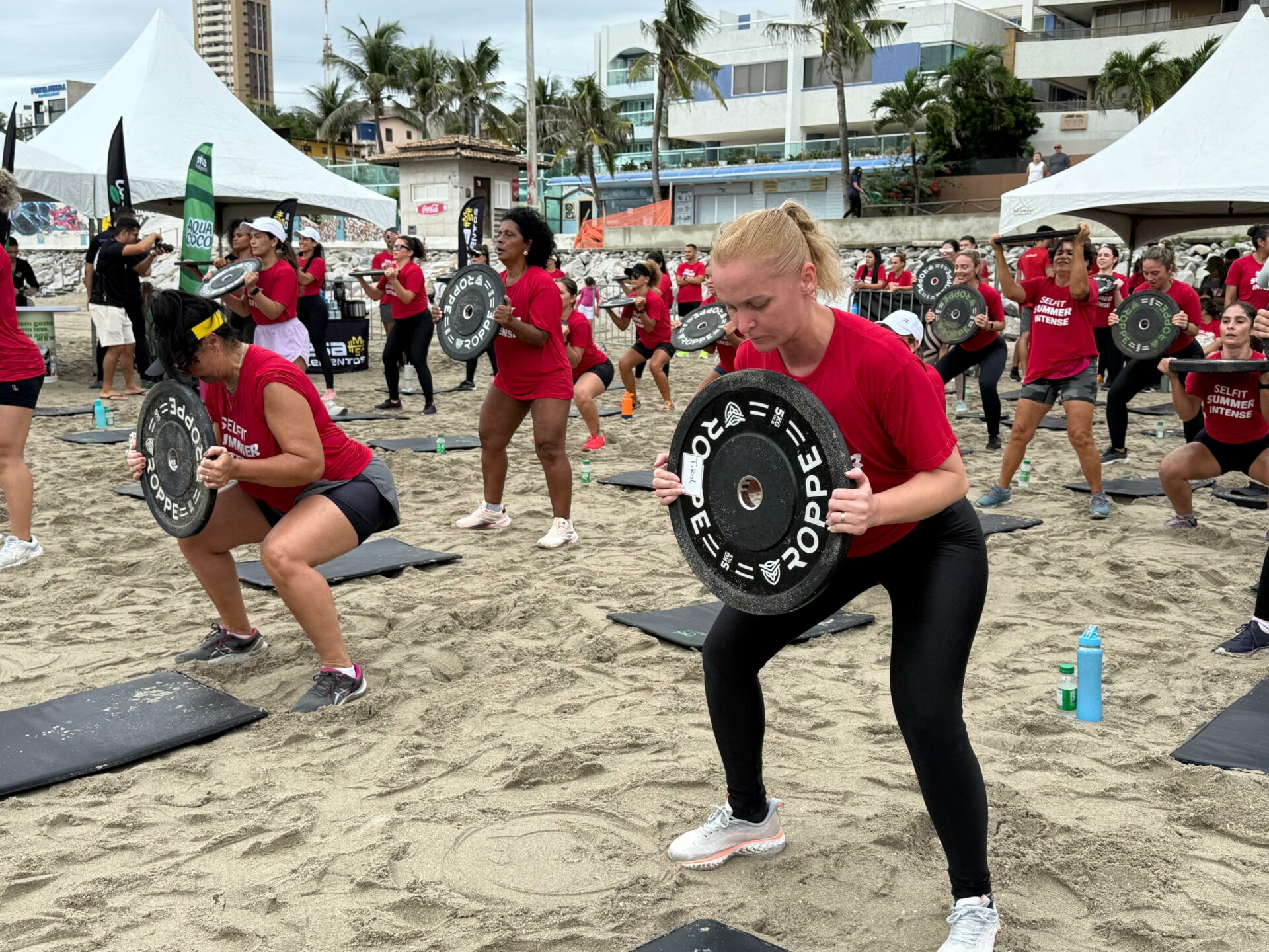 Selfit Academias promove aulão na Praia de Ponta Negra