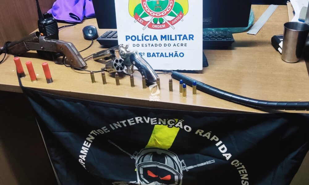 Dupla é presa com armas de fogo e rádio comunicador após roubo em Epitaciolândia