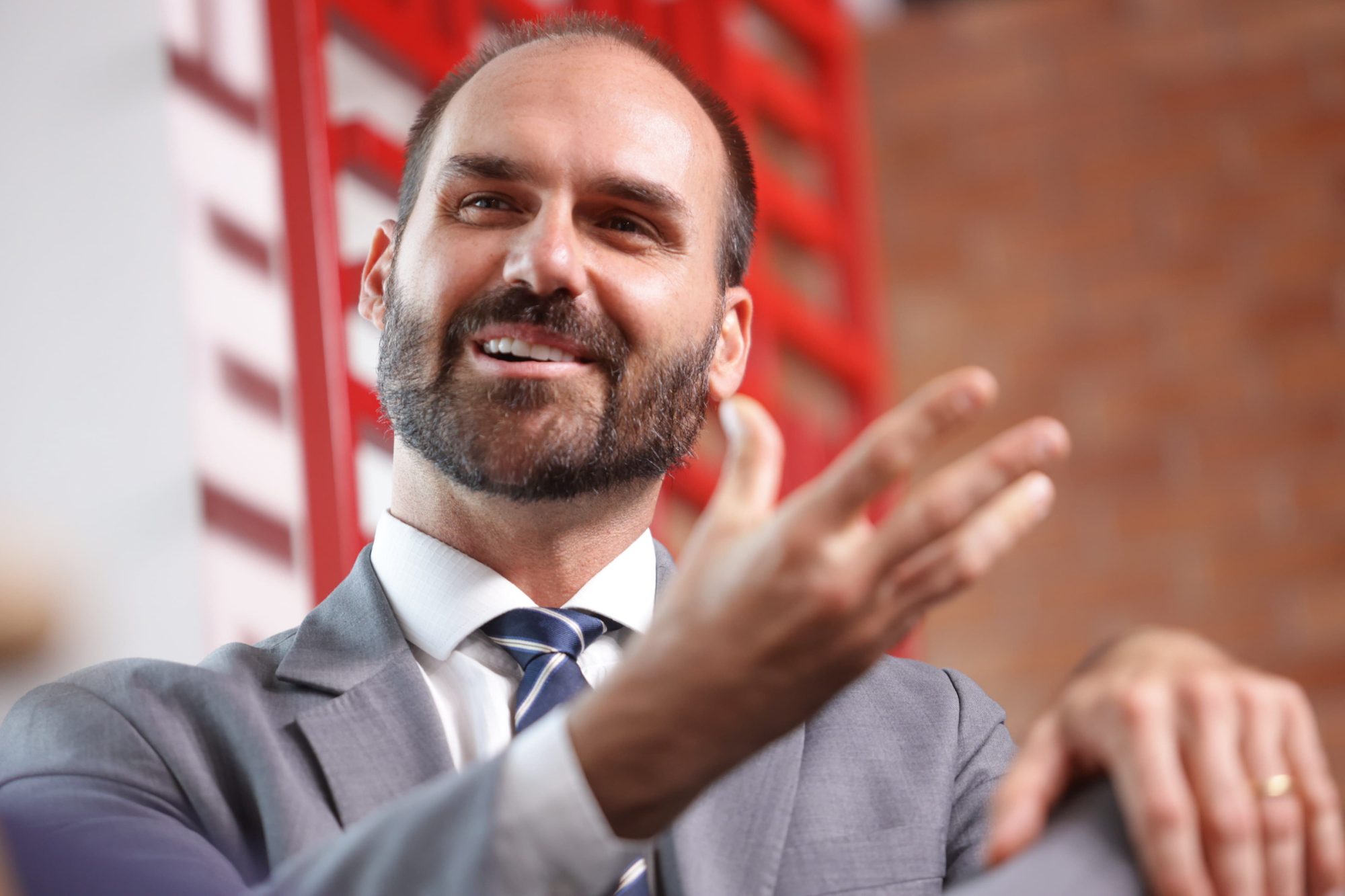 Eduardo Bolsonaro comemora ataque de Lula e mira polarização em 2026