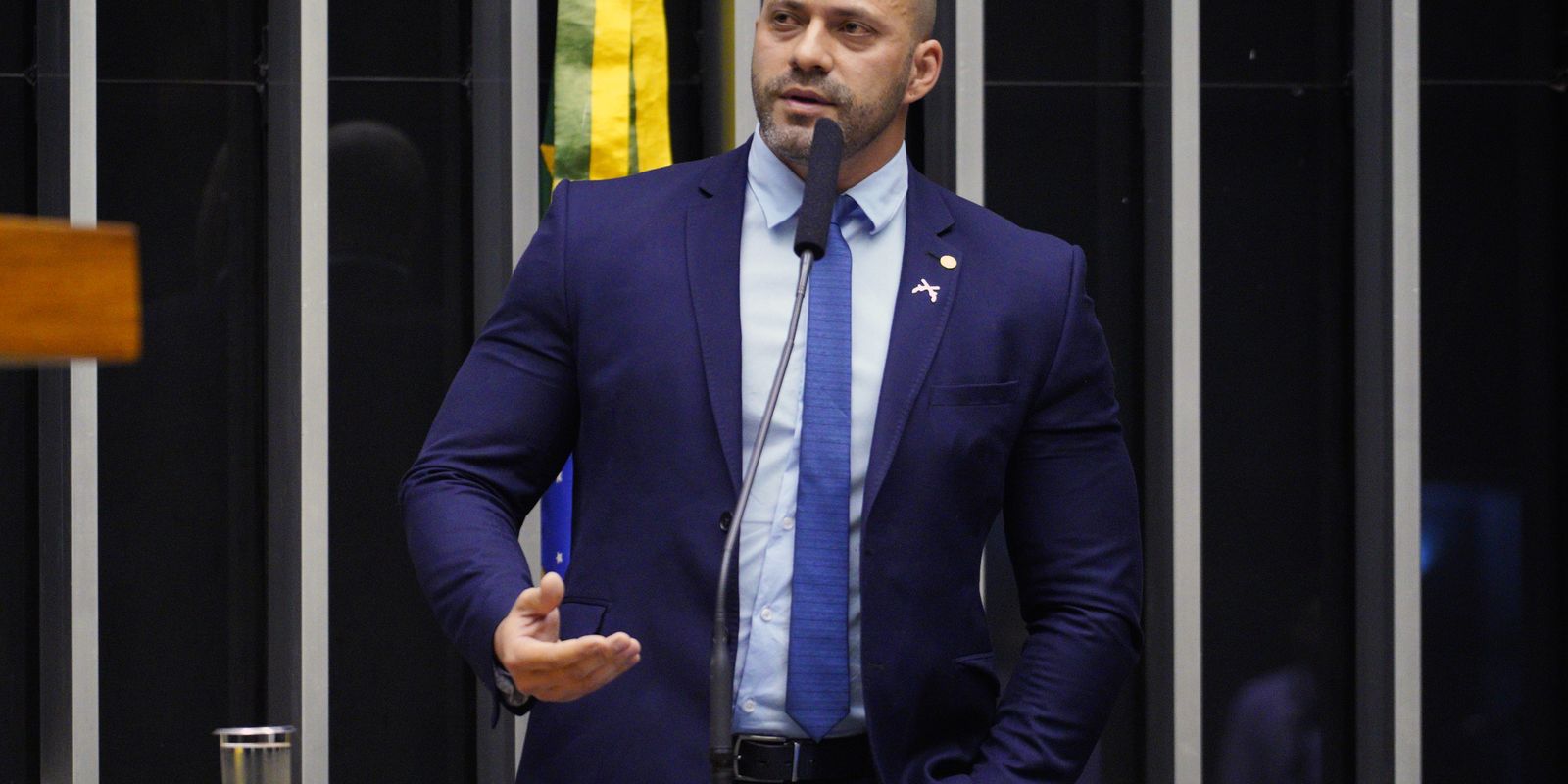 Moraes determina que Daniel Silveira seja submetido a perícia médica
