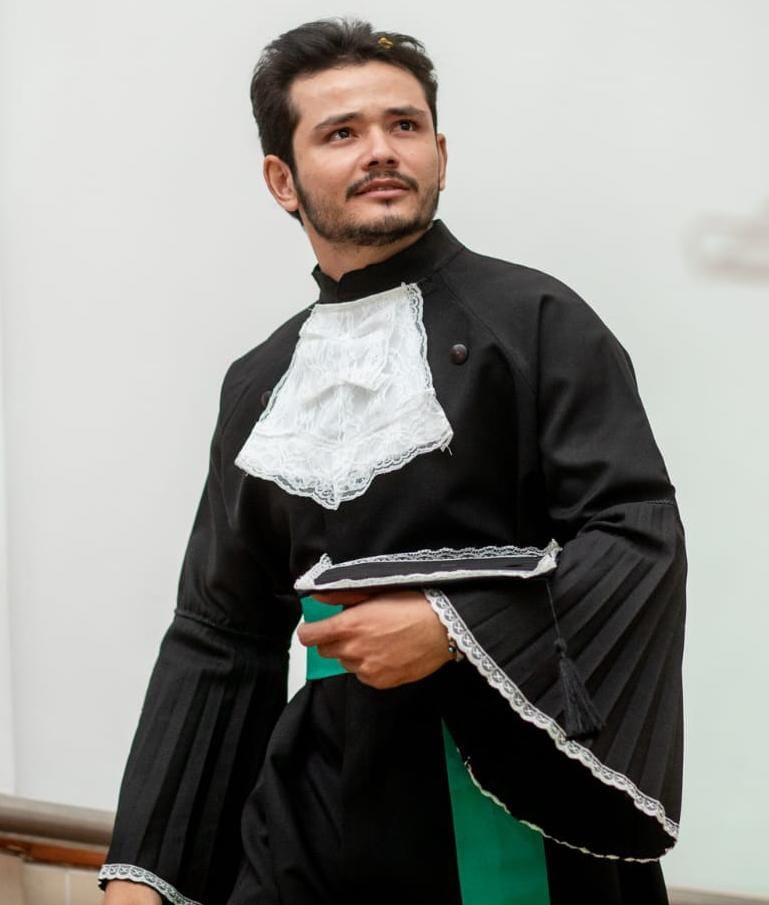 JOVEM HUMILDE, SUPEROU DESAFIOS DE 11 ANOS, E FORMOU-SE EM MEDICINA PELA UFAC